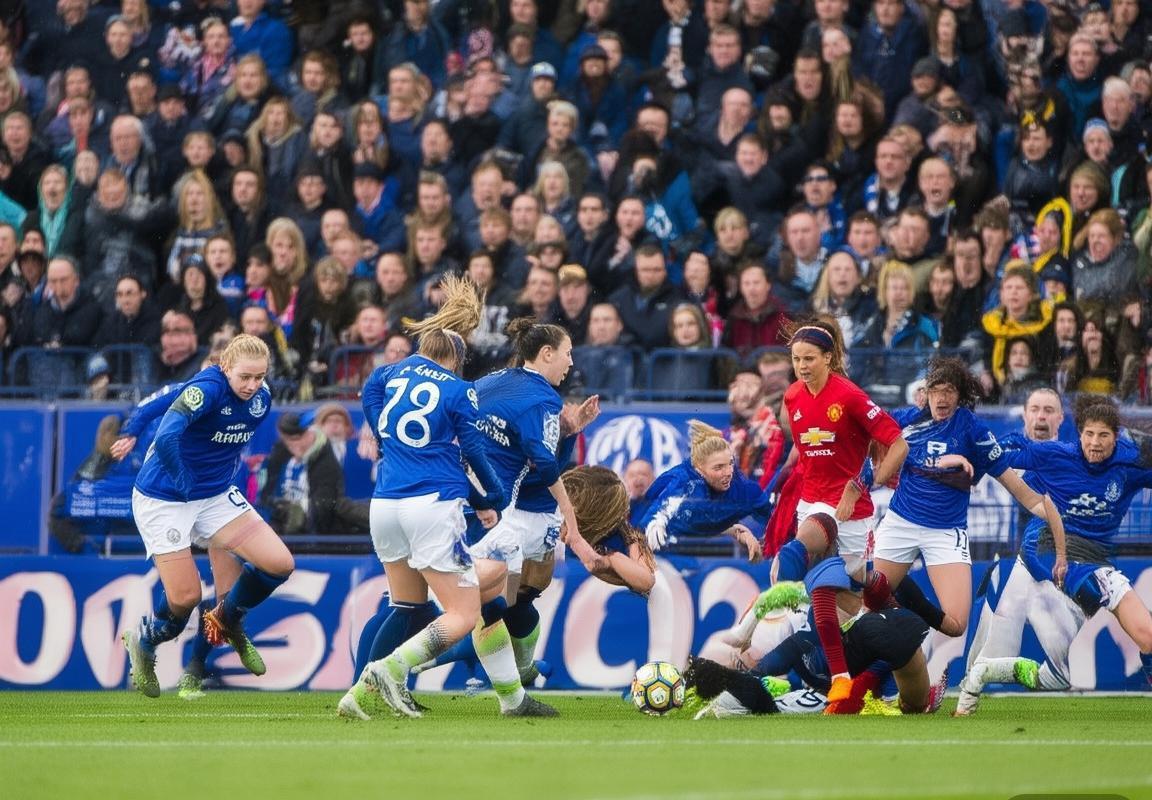 埃弗顿女足VS曼联女足：英超女子联赛焦点战技战术对决深度解析(图1)